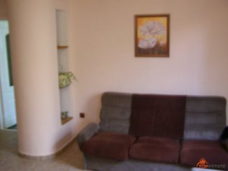 proprietar inchiriez in regim hotelier apartament decomandata, in zona Grivitei, orasul Brasov