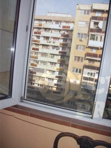 Apartament cu 3 camere de vanzare, confort 2, zona Lacul Tei,  Bucuresti