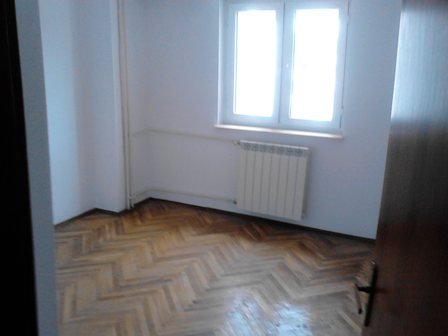 agentie imobiliara inchiriez apartament decomandat, in zona Unirii, orasul Bucuresti