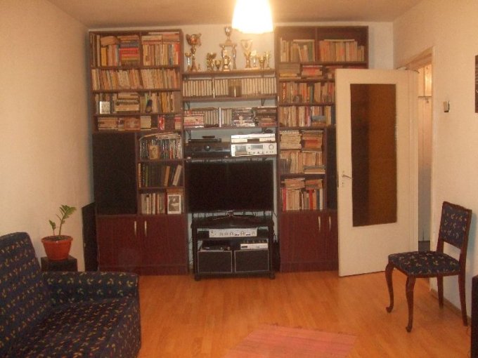 vanzare apartament cu 3 camere, decomandat, in zona Rahova, orasul Bucuresti