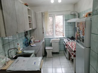 vanzare apartament cu 3 camere, semidecomandat, in zona Dacia, orasul Constanta