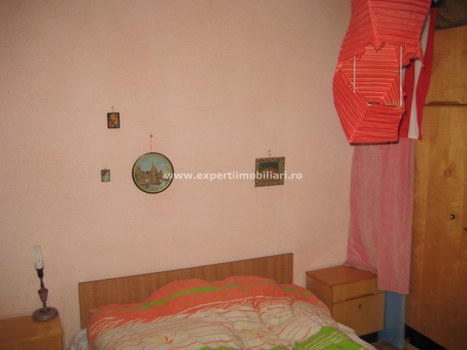 Apartament cu 3 camere de vanzare, confort 2, zona Salvare,  Constanta