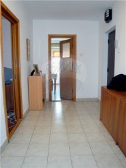 inchiriere apartament cu 3 camere, decomandat, in zona Tomis 3, orasul Constanta