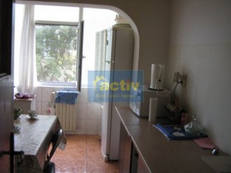  Constanta, zona Dacia, apartament cu 3 camere de vanzare
