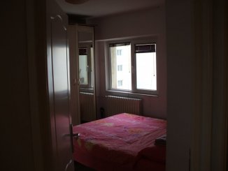 vanzare apartament cu 3 camere, decomandata, in zona Dacia, orasul Constanta