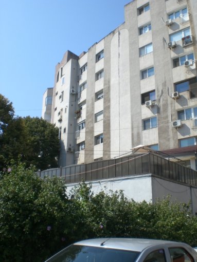 vanzare apartament decomandat, zona Spitalul Militar, orasul Constanta, suprafata utila 82 mp