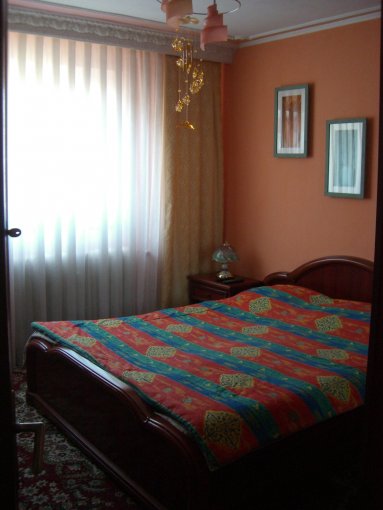 vanzare apartament cu 3 camere, decomandat, in zona Ciresica, orasul Constanta
