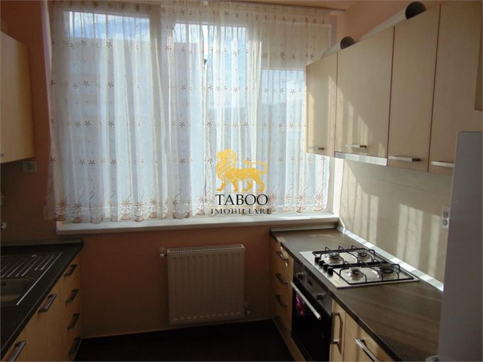 inchiriere apartament cu 2 camere, decomandat, in zona Centru, orasul Alba Iulia