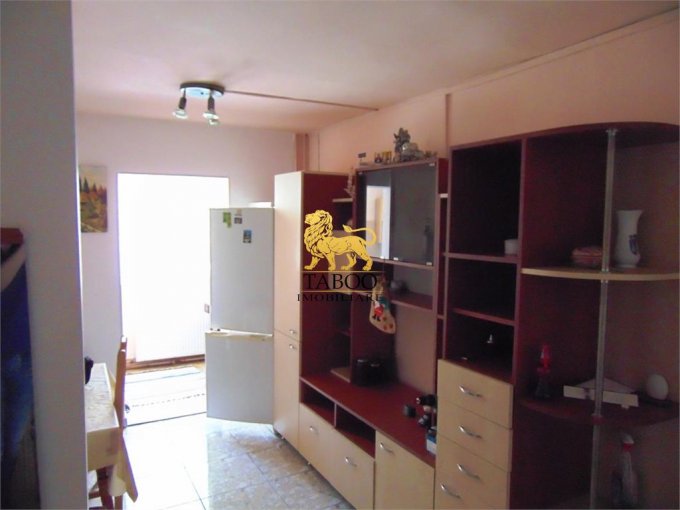 Apartament cu 2 camere de inchiriat, confort 1, zona Tolstoi,  Alba Iulia Alba