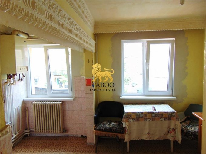 vanzare apartament cu 2 camere, semidecomandat, in zona Cetate, orasul Alba Iulia