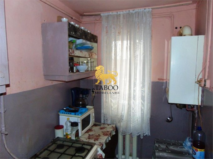 agentie imobiliara vand apartament semidecomandat, in zona Cetate, orasul Alba Iulia