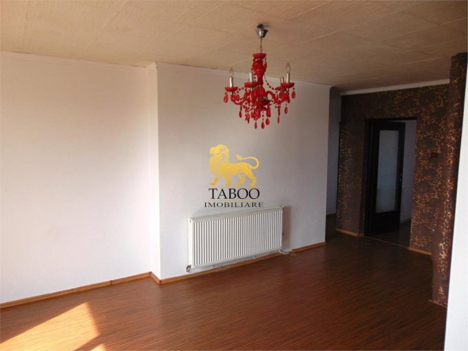 vanzare apartament cu 3 camere, semidecomandat, in zona Ampoi 3, orasul Alba Iulia