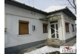 Casa de vanzare cu 3 camere, in zona Centru, Alba Iulia Alba