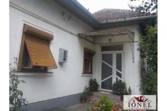 vanzare casa cu 3 camere, zona Centru, orasul Alba Iulia, suprafata utila 80 mp