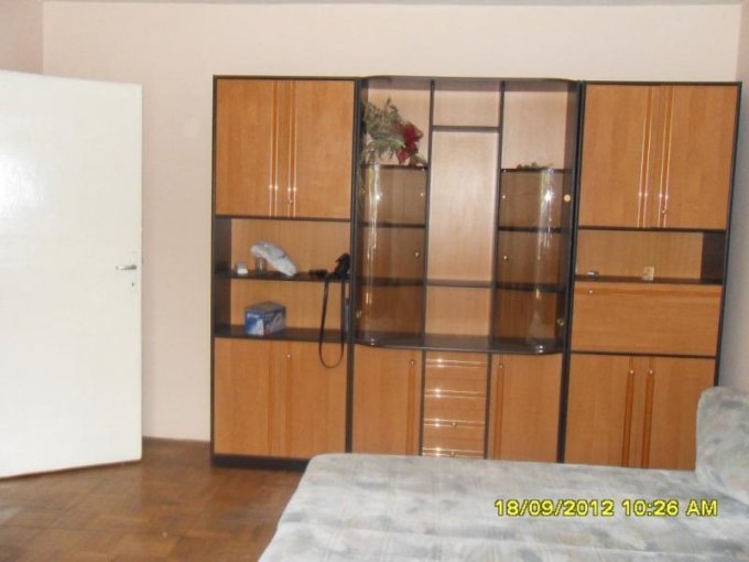 inchiriere apartament cu 2 camere, decomandat, in zona Podgoria, orasul Arad