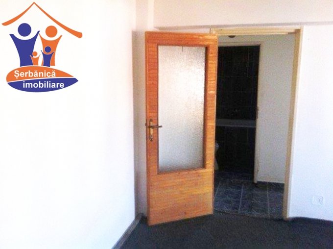 vanzare apartament cu 2 camere, decomandat, in zona Micalaca, orasul Arad