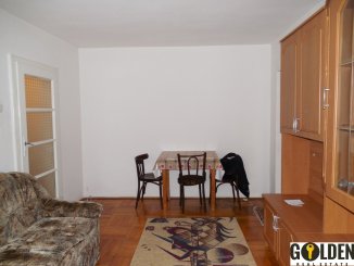 Apartament cu 2 camere de vanzare, confort 1, zona Boul Rosu,  Arad