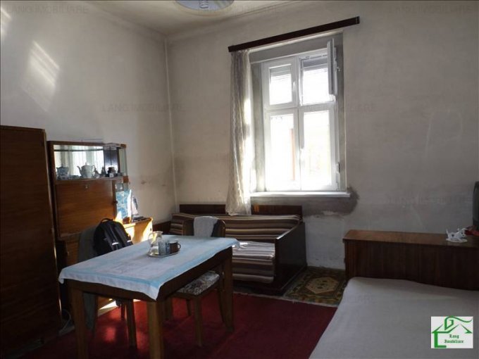 Apartament cu 2 camere de vanzare, confort 1, zona Centru,  Arad