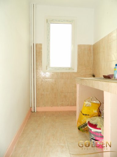 Apartament cu 2 camere de vanzare, confort 1, zona Aurel Vlaicu,  Arad