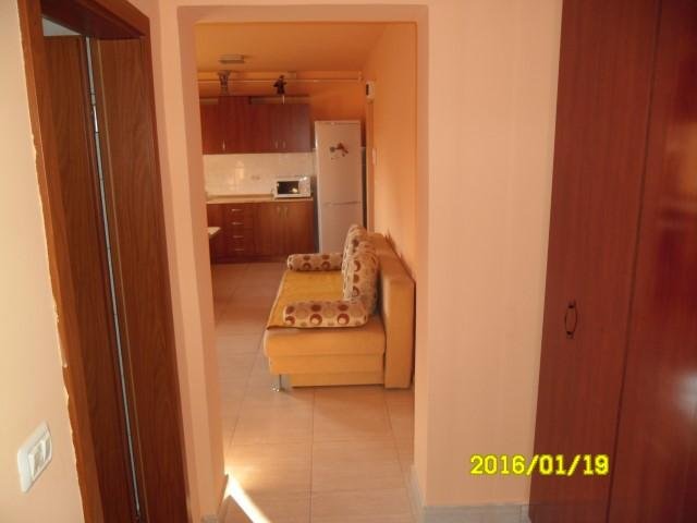 vanzare apartament cu 2 camere, semidecomandat, in zona Intim, orasul Arad