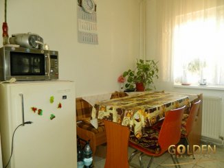 vanzare apartament cu 2 camere, decomandat, in zona Alfa, orasul Arad