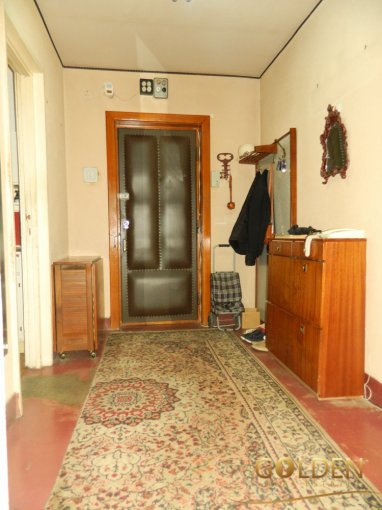 agentie imobiliara vand apartament semidecomandat, in zona Podgoria, orasul Arad