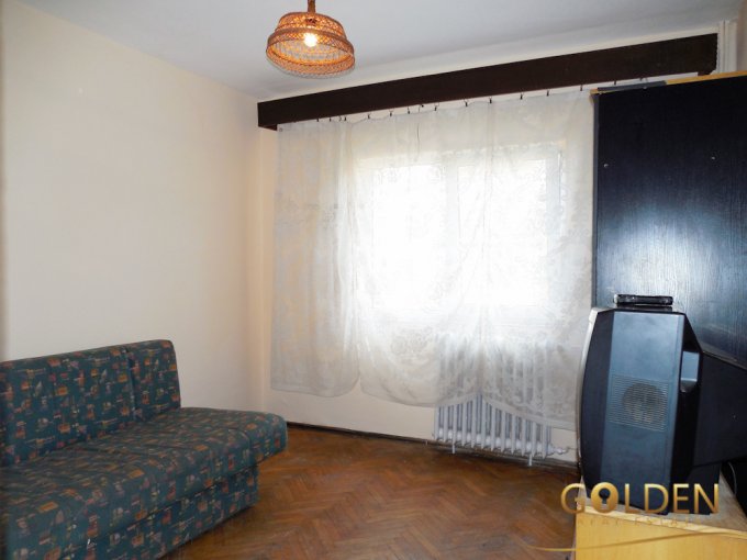 inchiriere apartament cu 3 camere, semidecomandat, in zona Micalaca, orasul Arad