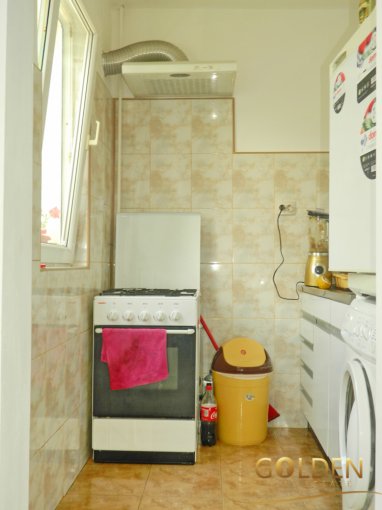 Apartament cu 3 camere de vanzare, confort 1, zona Aurel Vlaicu,  Arad