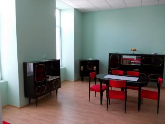 vanzare apartament cu 3 camere, decomandat, in zona Ultracentral, orasul Arad