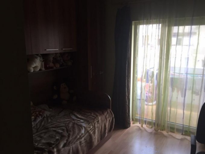Apartament cu 3 camere de vanzare, confort Lux, zona Micalaca,  Arad