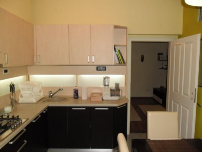 Apartament cu 3 camere de vanzare, confort Lux, zona Ultracentral,  Arad