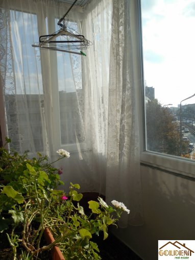 agentie imobiliara vand apartament decomandat, in zona Podgoria, orasul Arad