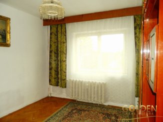 vanzare apartament cu 3 camere, decomandat, in zona Intim, orasul Arad