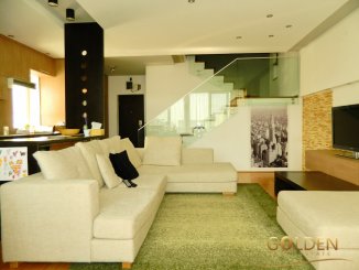 Apartament cu 3 camere de vanzare, confort Lux, Arad