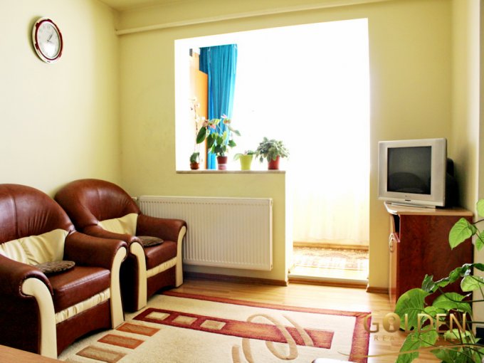 vanzare apartament cu 4 camere, semidecomandat, in zona Vlaicu, orasul Arad