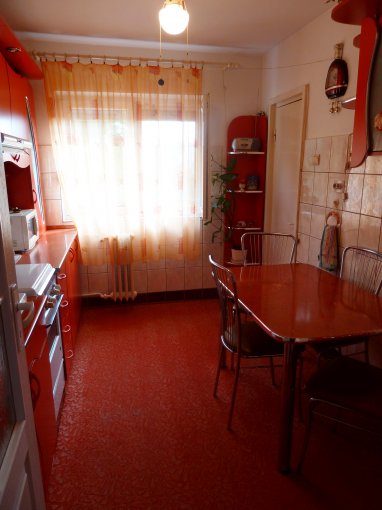 proprietar vand apartament decomandat, in zona Miorita, orasul Arad