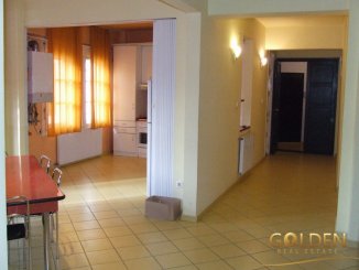 inchiriere apartament cu 6 camere, decomandat, in zona Centru, orasul Arad