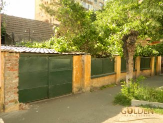 vanzare casa cu 2 camere, zona Aurel Vlaicu, orasul Arad, suprafata utila 150 mp