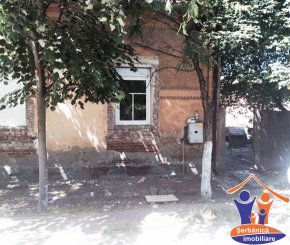 agentie imobiliara vand Casa cu 3 camere, zona Romanilor, orasul Arad