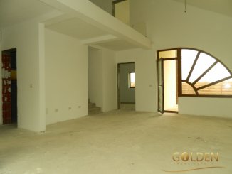 Casa de vanzare cu 4 camere, in zona Gradiste, Arad