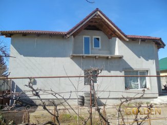 Casa de vanzare cu 5 camere, in zona Subcetate, Arad