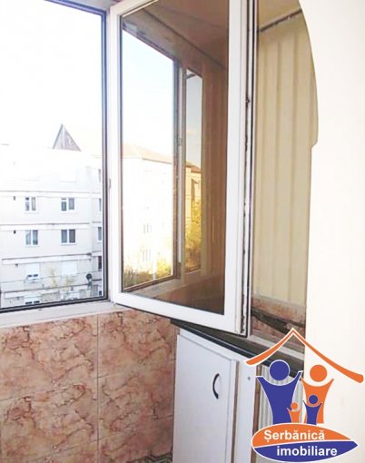 vanzare apartament cu 3 camere, decomandat, in zona Valenta, orasul Oradea
