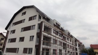 Apartament cu 2 camere de vanzare, confort Lux, zona Tractorul,  Brasov