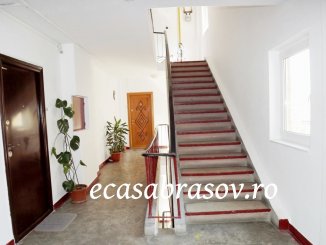 Apartament cu 3 camere de vanzare, zona Centrul Civic,  Brasov