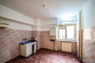 agentie imobiliara vand apartament decomandat, in zona Racadau, orasul Brasov