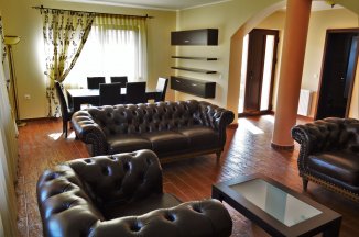 Mini hotel de vanzare cu 1 etaj 24 camere, in zona Bradet, Sacele  Brasov