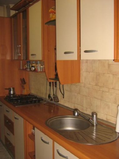 agentie imobiliara vand apartament semidecomandat, in zona Berceni, orasul Bucuresti