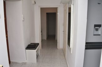 http://www.realkom.ro/anunt/inchirieri-apartamente/realkom-agentie-imobiliara-decebal-oferta-inchiriere-apartament-2-camere-decebal-zvon-cafe/1728