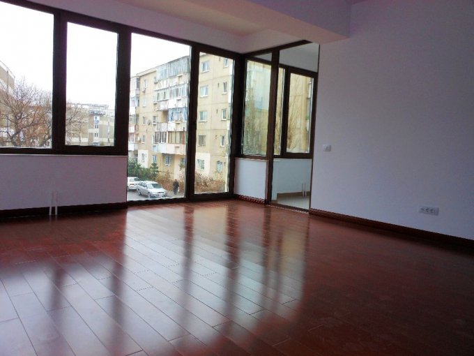  Bucuresti, zona Unirii, apartament cu 2 camere de vanzare