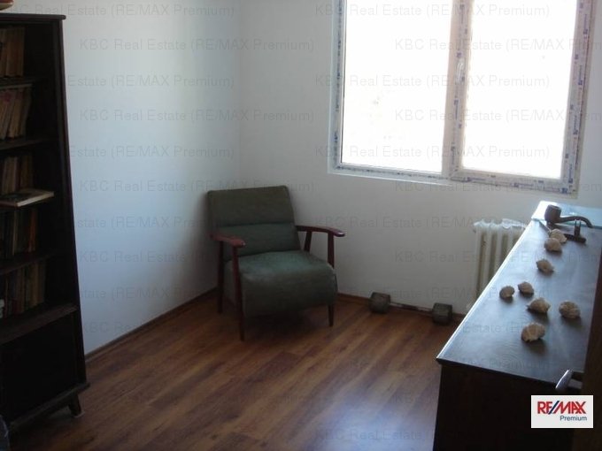 Apartament cu 3 camere de vanzare, confort 1, zona Titan,  Bucuresti